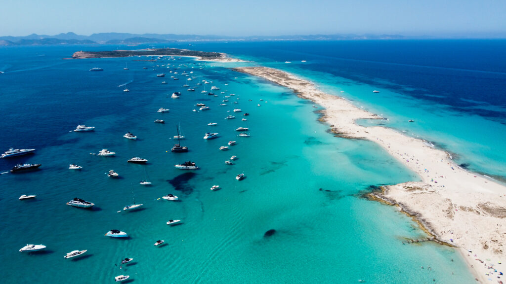 Un giorno in yacht da Ibiza a Formentera: paradiso nel Mediterraneo